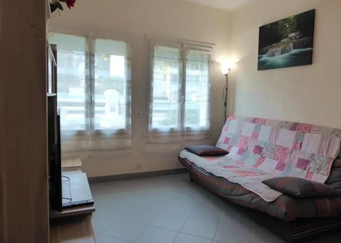 Renovee 4 Pieces, Proche Et Commerces, Jardin Et Parking, Animaux Acceptes - Fr-1-776-8 Villa *